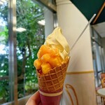 321750523 - 『マンゴーソフトクリーム（レギュラー）（650円税込）』