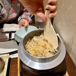 湯宿 だいいち - 食事：鶏ときのこの釜飯
