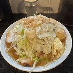 豚星。 - 小ラーメン豚2枚（麺少なめ）¥1,200  味玉 ¥100