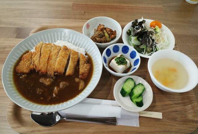 マデイズカフェ（飯舘村）- 地元食材を活かすカフェでリラックス