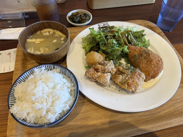 いっかく食堂 ブランチ博多パピヨンガーデン店 - 千代県庁口/食堂