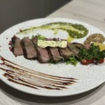 めしや因すけ - トモサンカクのステーキ