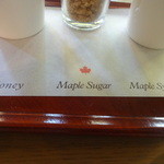 万平ホテル カフェテラス - 内容は右から蜂蜜、メープルシュガー、メープルシロップです☆