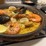 パエリアレストラン バラッカ - 鉄鍋パエリアランチ・海の幸（2350円）
