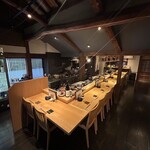 酒膳てんてこまい - カウンター席13席