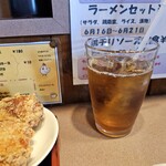 サウスヴィラ - セットのウーロン茶です。