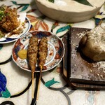 藁と瓶 赤星カツヲ - 厚揚げ・ミョウガ豚巻き・大人のマッシュポテト