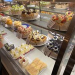 CHERIR SUZUKA - 宝石箱のようなショーケース✧︎*。