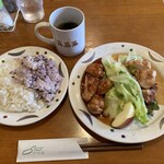 洋風厨房 ソーシエ - あべどりのBBQソース&ジャポソース　1150円