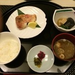 Fumotoya - 赤魚の塩焼き、ご飯、味噌汁、小鉢