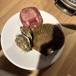 ススキノデパート - ホタテ、牡蠣、牛タン