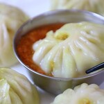 ニサン - モモ