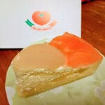 イタリアン・トマトカフェジュニア - 料理写真:洋梨と黄桃のタルト