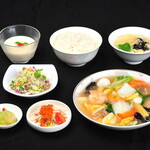 広島四川飯店 - ハッポーサイ定食