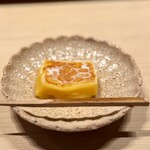 多仁本 - 玉子の葛焼き。
      優しい甘さで、品のある美味しさ。