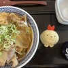吉野家 - 月見牛とじ丼。