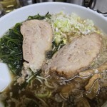 らーめん勝 - 柔らかチャーシューが沈んでるところを発掘！とろけます。