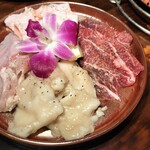 炭火焼肉 ホルモン にく式 - 