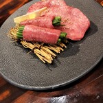 炭火焼肉 ホルモン にく式 - 