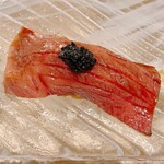 鮨と天ぷら からす - 炙り神戸牛キャビア乗せ①