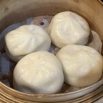 チャイナレストラン 一品香 - 小籠包はつゆたっぷり、生地やや重