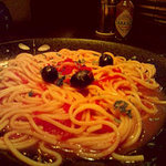 does - 自家製トマトソースのトマトパスタ（880円）