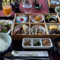 メインダイニングルーム -  メインダイニングルーム -
