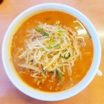 日高屋 - 料理写真:秘伝の辛味噌ラーメン（640円） 麺大盛（+80円）