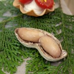 関西パビリオン 和歌山ゾーン - 落花生の塩茹で
      絶妙な塩加減でちょうどよい箸休め。