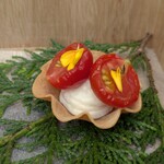 関西パビリオン 和歌山ゾーン - 金柑アラモードのタルト
      “金柑アラモード”というクリームチーズの甘みとコクにミニトマトの酸味がアクセント。奥行きのある素敵なお味。