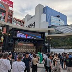 産地直送 お魚とお野菜 海畑 - 凄い人です。