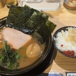 横浜家系 てつ家 市ヶ谷 - ラーメン(並)+半ライス