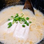 地鶏と網焼き 個室居酒屋 鶏匠 - 板長の鶏そば(小)アップ