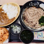 ゆで太郎 - 料理写真:2025年10月　駿河湾産桜エビのかきあげそば（冷）+三陸わかめ+ミニカレー　880+0（クーポン）+370円
