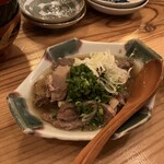 酒場三ツ目 - 牛すじソーキ煮込み700円