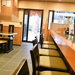 山陰鮮魚とわら焼き 隠岐楽 - 内観(客席)