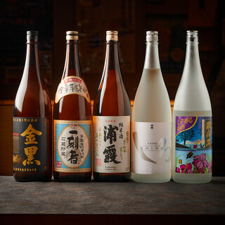 鳥刺しや串焼きと相性の良い充実した日本酒と焼酎を多数ご用意。