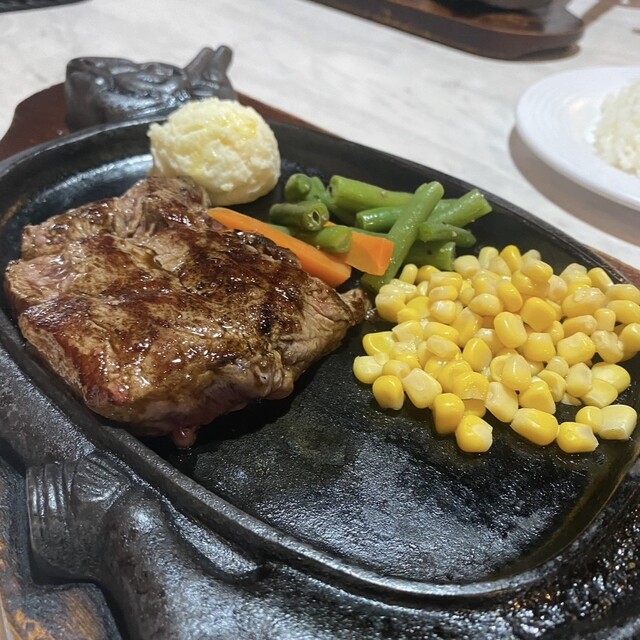 肉肉88 by gyouzachan : ステーキハウス 88 国際通り店 (ハチジュウハチ