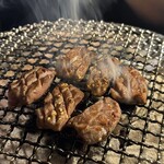 炭火焼肉しんちゃん - 