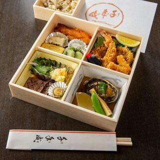 上質な料理をお弁当でも愉しめる。会議、法事、お祝いの席に