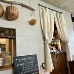 いしころカフェ - かごや流木がおしゃれ♪