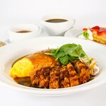 【ボリューム満点】ヒレカツカレーオムライス 1,750円（税込 1,925円）