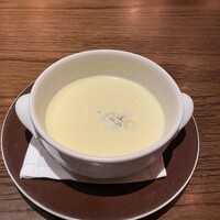 オーク ドア - 冷製のコーンスープ。蟹肉が乗っております。