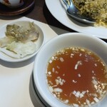 維新號 - 炒飯に付くスープと香の物