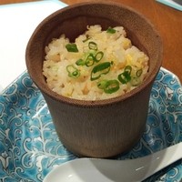 華都飯店 OsakaMetro本町ビル店 - 竹筒炒飯
