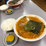 まるたかラーメン - もちろんごはん付き