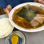 まるたかラーメン - 僕の「正油ラーメン」と「小ごはん」