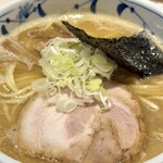 自家製麺の店 MOJO HAND - 中華そば✨　うまっ♪