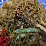 くしや - このペーストをしっかり混ぜて食べるとトリュフ風味になるみたいですが、カレーの風味には勝てないようです(笑)だけど美味しいので問題なし！