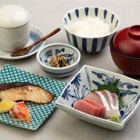 お魚定食（お刺身・本日の魚料理）